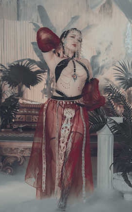 _Dita Ԩ
