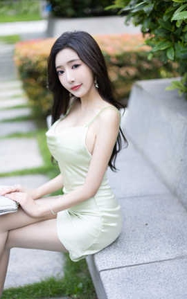 ܰYanni C ɫ˿ƴɫ˯ȹ